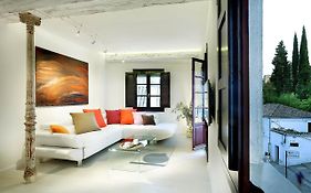 Art Chapiz Apartments